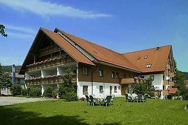 Landgasthof Zum Schwarzen Grat Isny im Allgäu Buitenkant foto