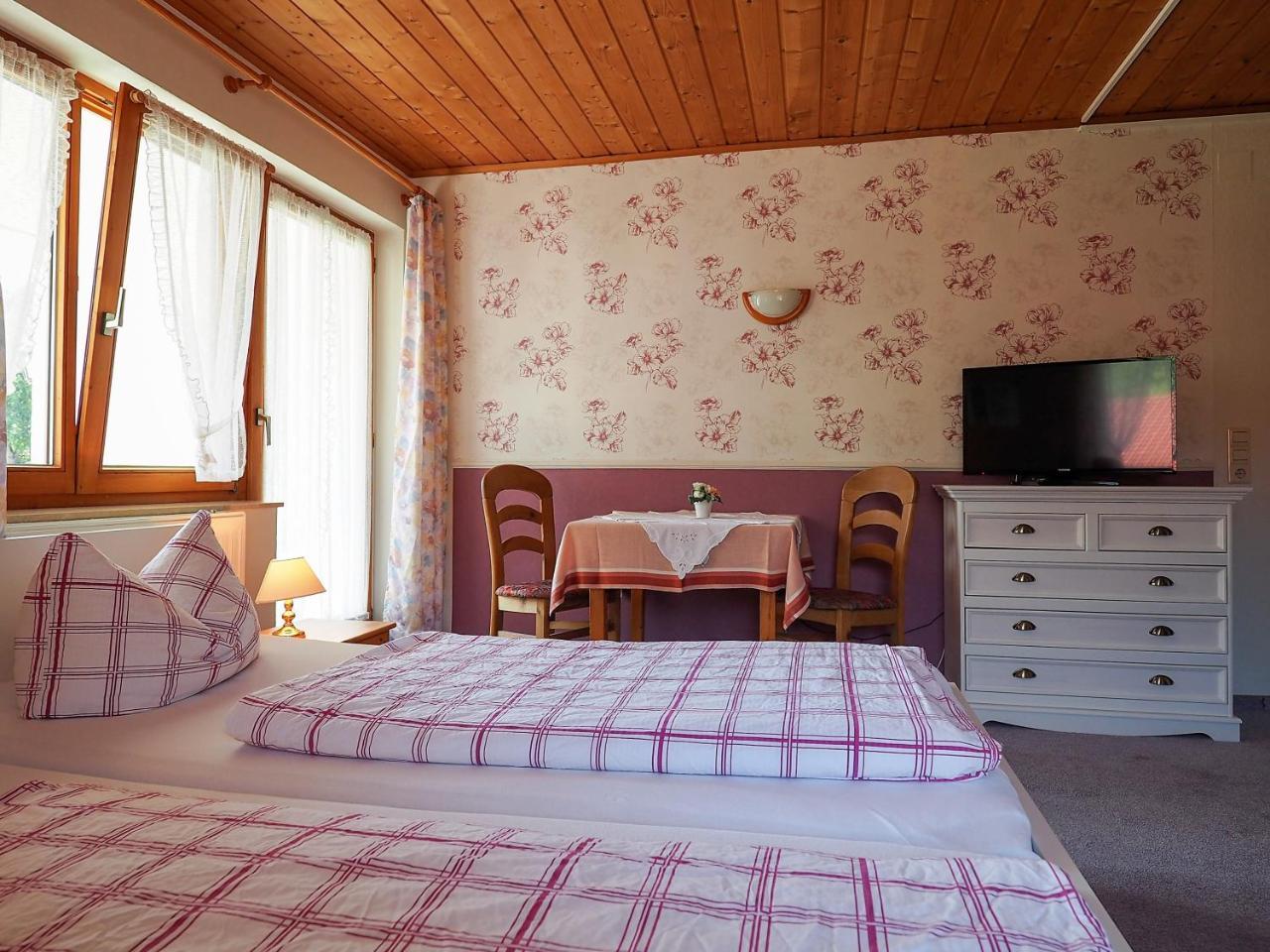 Landgasthof Zum Schwarzen Grat Isny im Allgäu Buitenkant foto