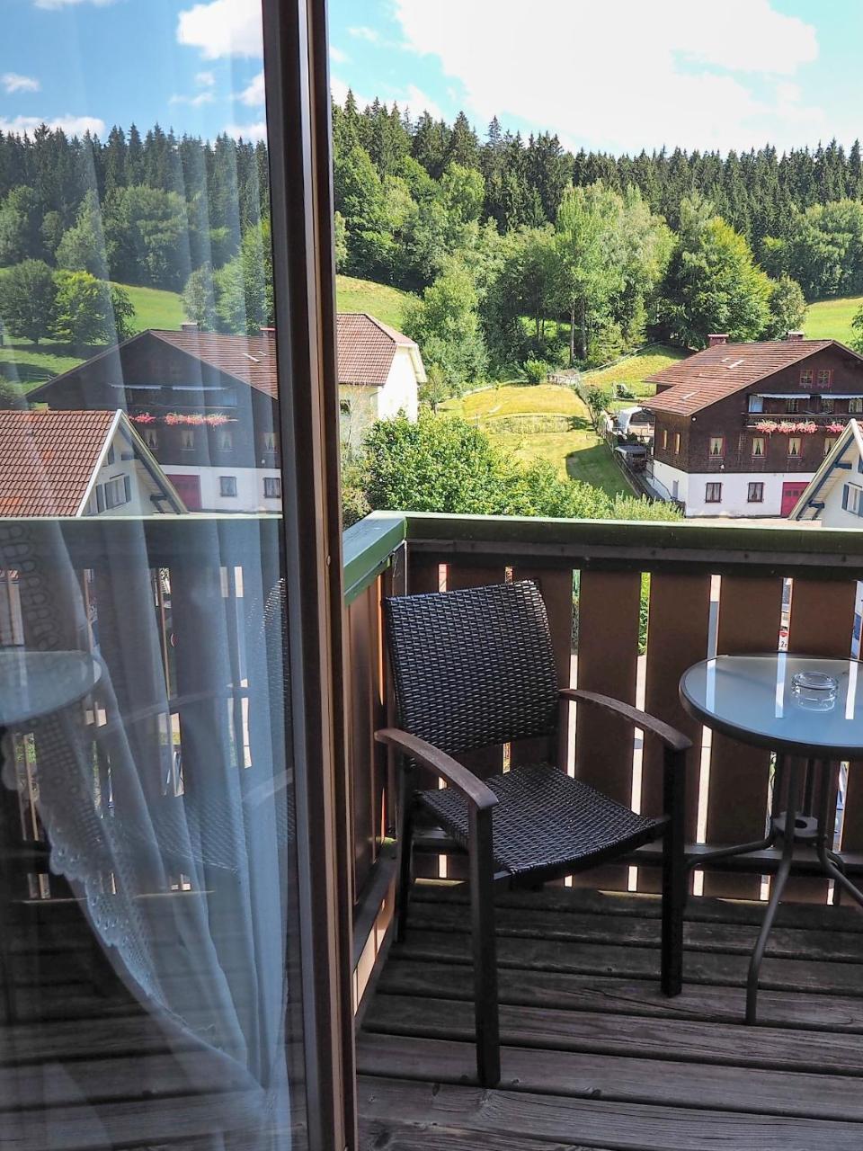 Landgasthof Zum Schwarzen Grat Isny im Allgäu Buitenkant foto