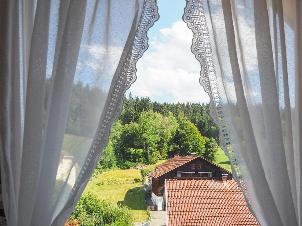 Landgasthof Zum Schwarzen Grat Isny im Allgäu Buitenkant foto