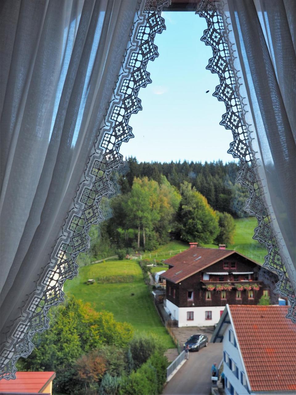 Landgasthof Zum Schwarzen Grat Isny im Allgäu Buitenkant foto